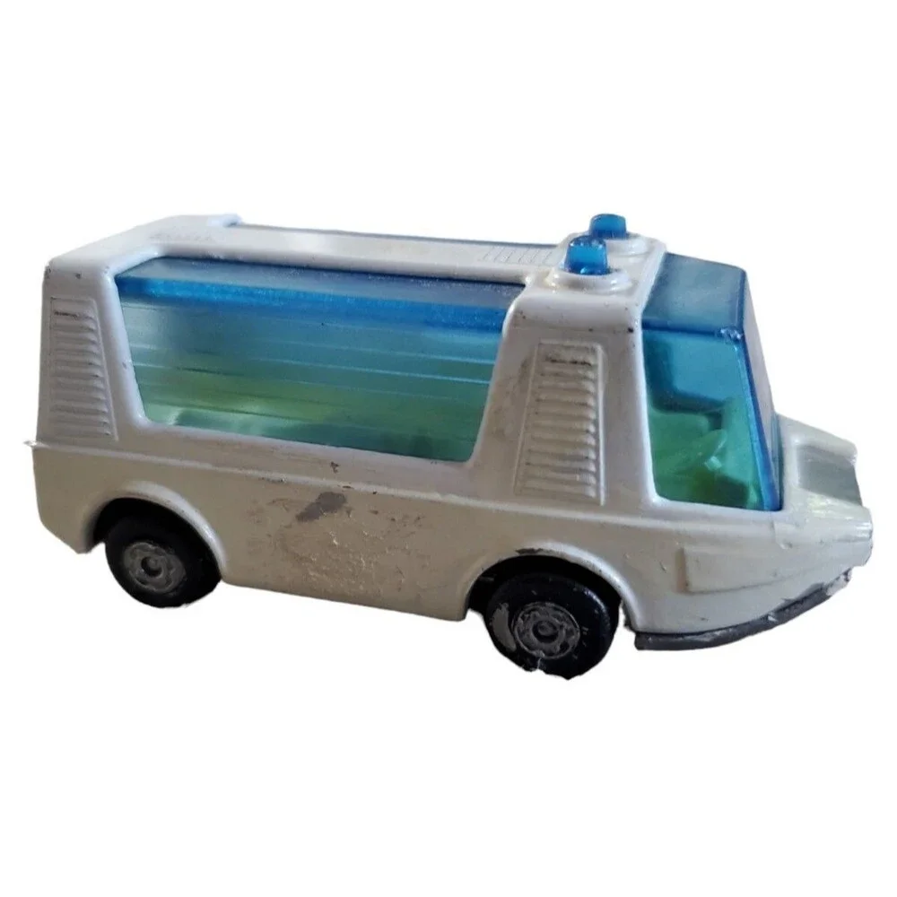 Fetcha Car Toy Ambulance Car Matchbox Superfast Stretcha No 46 Lesney FLAWS
